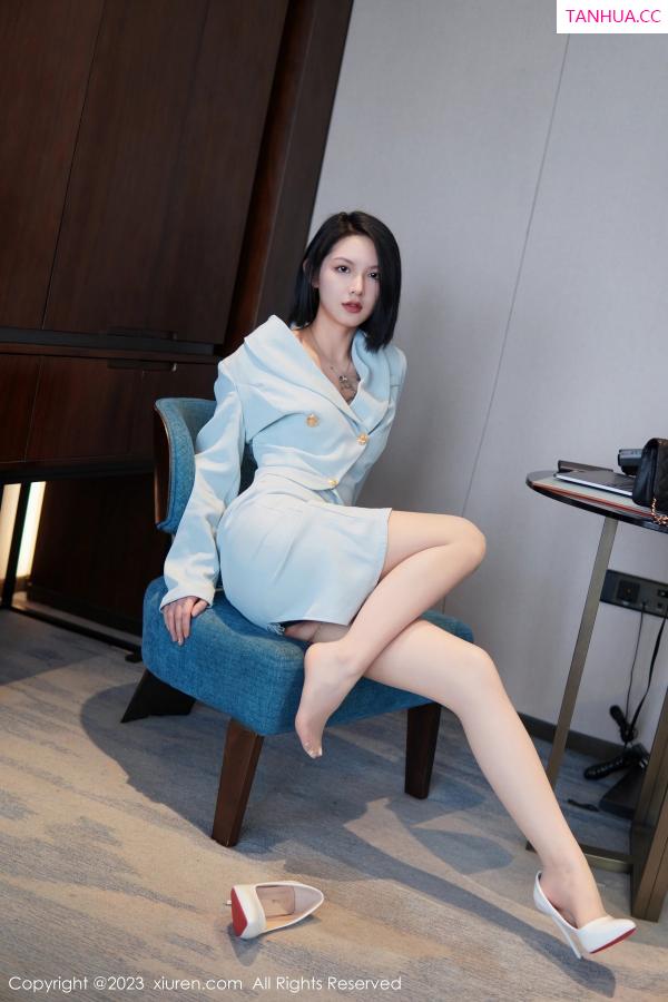   [XiuRen]高清写真图 2023.06.09 No.6885 乔一一 丝袜美腿第20张图片